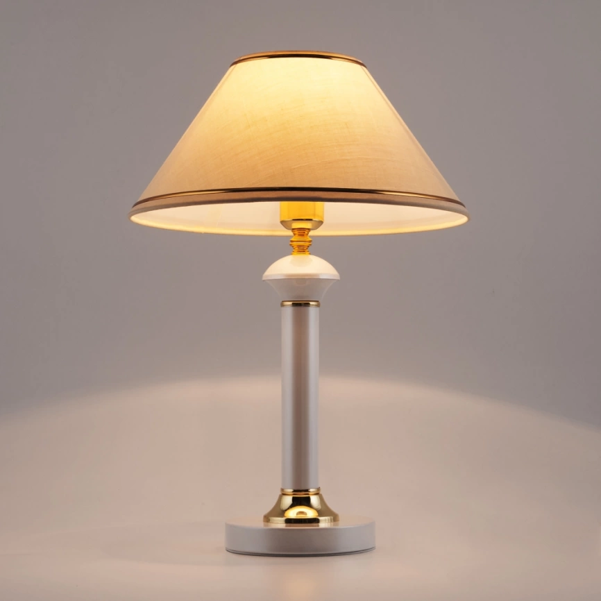 Настольная лампа Eurosvet 60019/1 глянцевый белый фото 2